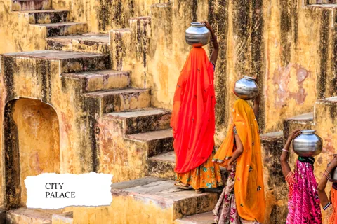 From Delhi: Jaipur Day Trip with Guide and Toyota Crysta