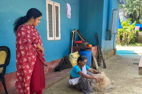 Kerala: Backwater Village Punting Boat Cruise with Lunch