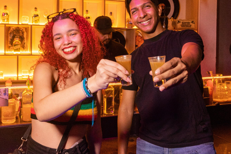Santa Marta: Centro Histórico Bar and Club Crawl with Guide