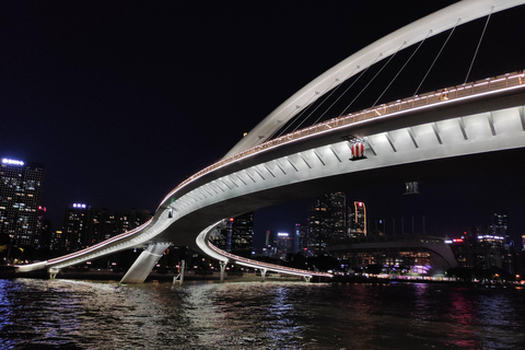 Guangzhou Night: CBD Riverwalk, Hidden Alleys & Food Tasting Spanish/ French/ Italian/ Japanese/ Korean/ Russian Guide