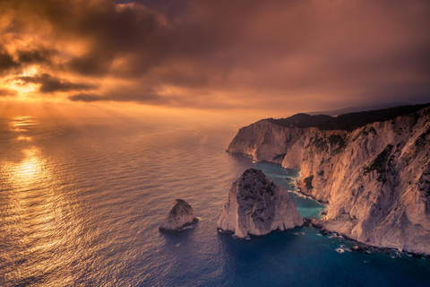 Zante Puesta de sol en Keri y la Cueva de Damianou