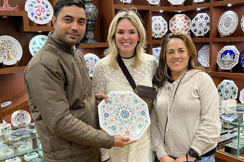 Agra: Shopping Tour Experience with Female Expert Guide Tour with Private Car, Driver and Female Expert Guide