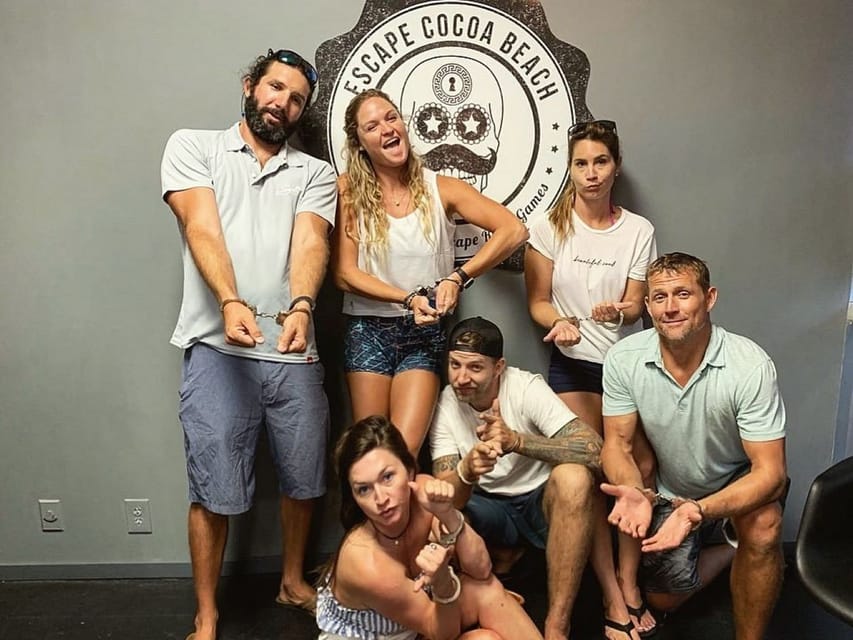 Cocoa Beach Das Geheimnis der schwarzen Dahlie Escape Room Game