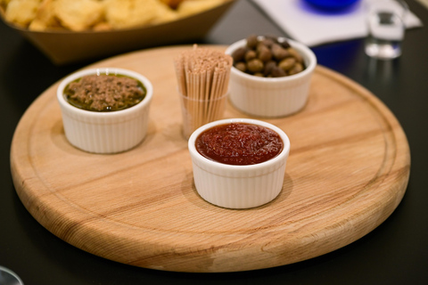 Thessaloniki: Experience Cretan Gastronomy Products