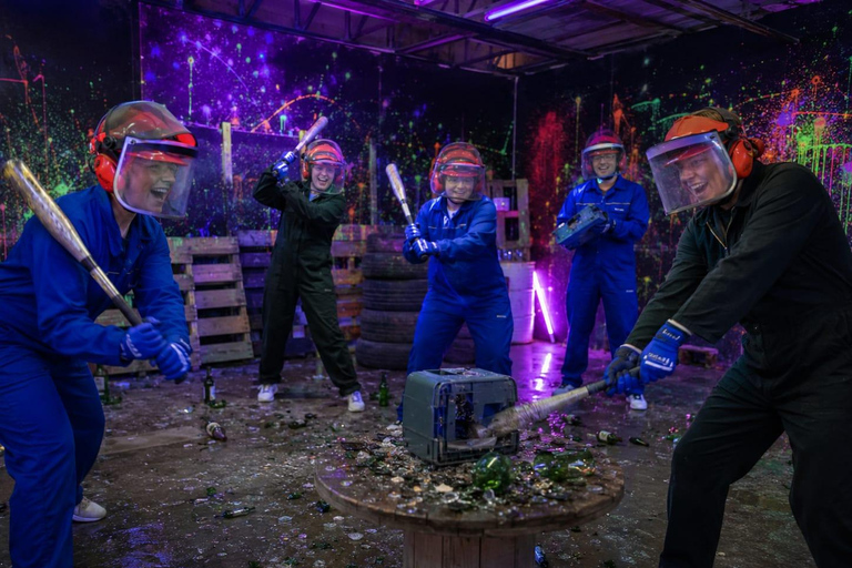 Eindhoven: Private Rage Room Group Experience Therapy Arena Mental Reset Arena
