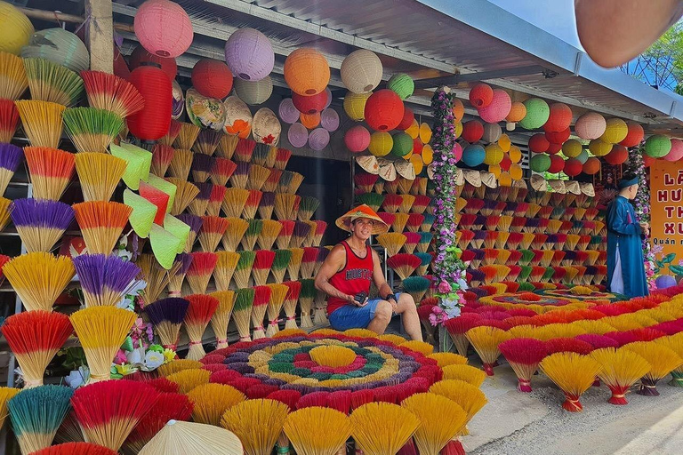 Discover Hue: Perfume River, Imperial Citadel, Royal Tombs Group Tour