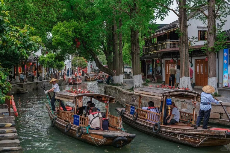 Shanghai: ZhuJiaJiao Water Town Private Tour with Shopping Shanghai: ZhuJiaJiao Water Town Private Tour with Pickup
