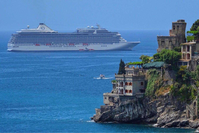 Amalfi : Transfert privé vers/depuis Positano (1 heure)depuis Amalfi : Aller-retour à Positano (4 heures)