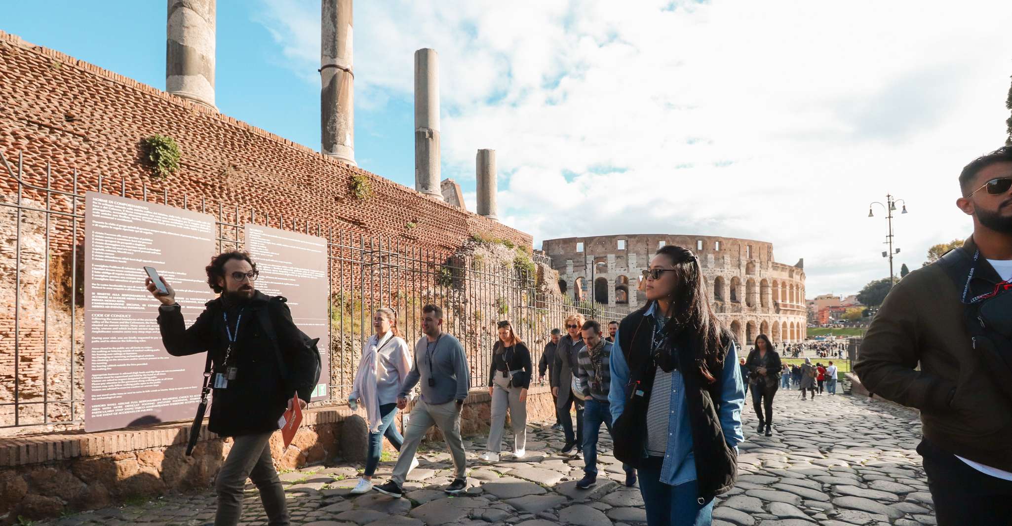 Rome: Colosseum, Roman Forum and Palatine Hill Guided Tour
