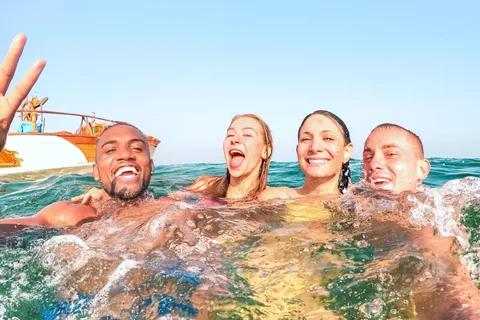 Fra Sorrento: Capri bådtur med snorkling og drinks