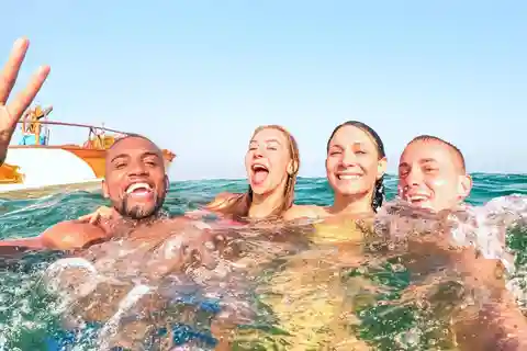 Fra Sorrento: Capri bådtur med snorkling og drinks