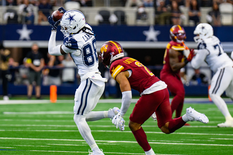 Dallas: Dallas Cowboys Football Game Ticket at AT&T Stadium Sideline