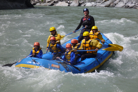 Queenstown: rafting en el río Shotover y excursión al cañón SkippersPor la mañana: Rafting en el río Shotover y excursión al cañón Skippers