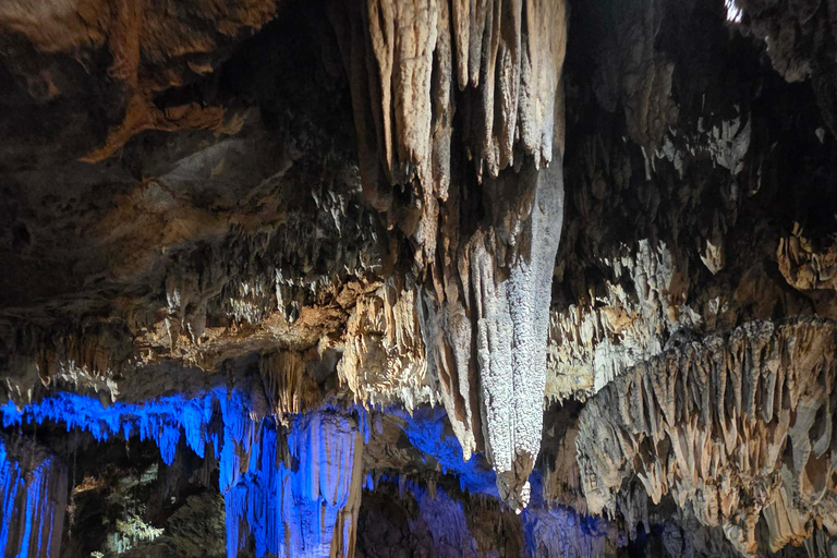 Coron: Pukaway Cave Private Tour with Picnic Lunch