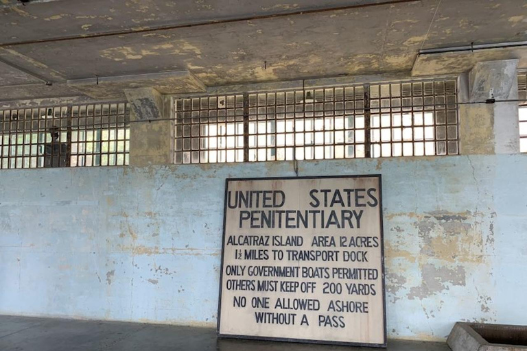 San Francisco: Tour nocturno de Alcatraz con crucero por la bahía de SF