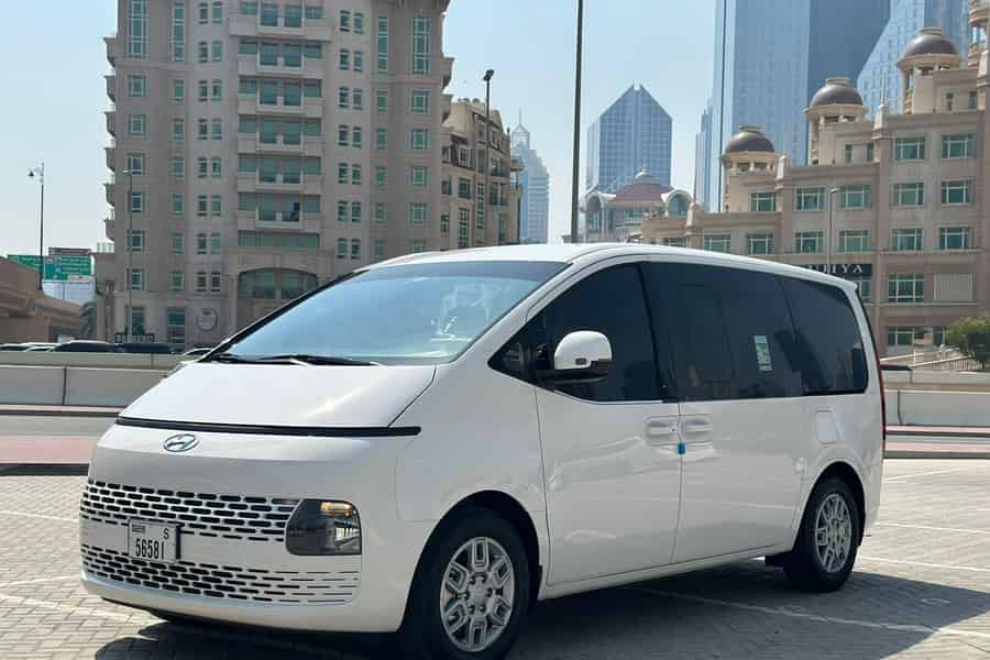 Dubai oder Abu Dhabi: Privater Chauffeur-Service. Foto: GetYourGuide