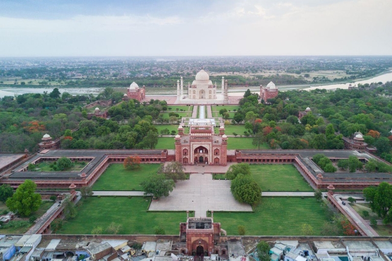 Delhi : Excursion d'une journée au Taj Mahal avec petit-déjeuner dans un hôtel 5 étoilesVoiture + chauffeur + guide + billets d'entrée et petit déjeuner à 5 étoiles