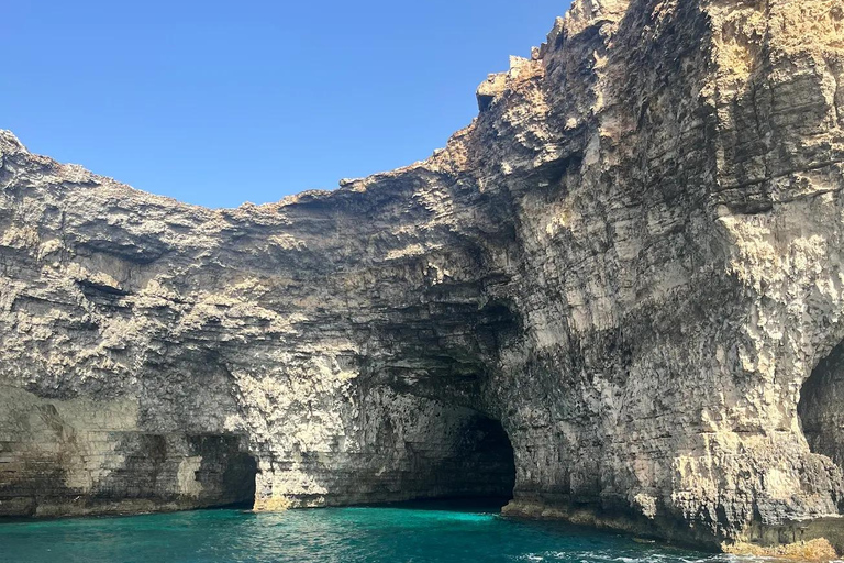 Half Day Ultimate Yacht Experience to Comino