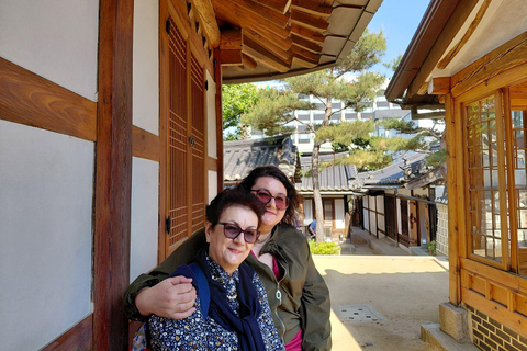 Seoul Old Town: Changdeokgung Palace & Bukchon Hidden Tour
