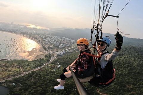 Da Nang Privates Gleitschirmfliegen am Monkey MountainDa Nang Paragliding auf dem Son Tra Berg alias Monkey Mt