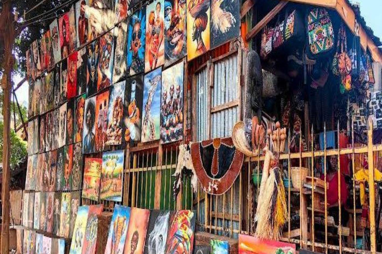 Kampala: Guided Walking Tour with Local Food Buffet