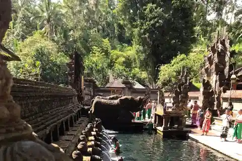 Ubud : visite privée des chutes d'eau cachées et des temples de l'eau