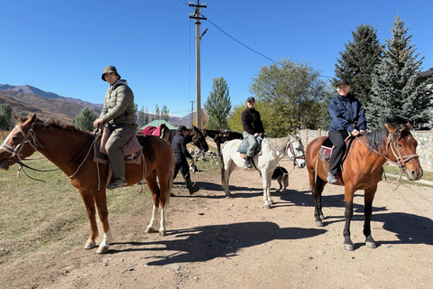 4 Days Issyk Kul Tour: Eagles, Yurts and Nomadic Traditions