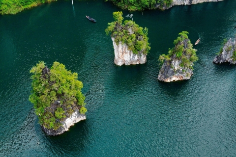 Z Khao Lak/Khao Sok: Wycieczka nad jezioro Cheow Lan i szmaragdowy basenOdbiór z wioski Khao Sok