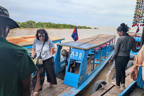 Descubre el Encanto del Pueblo Flotante de Chong KneasEsta opción para 8 personas