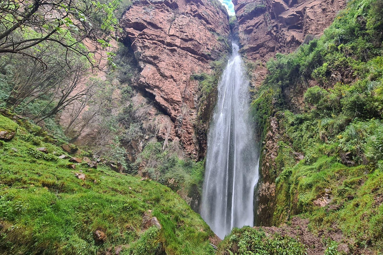 Cusco: Day trip to Perolniyoc Waterfall