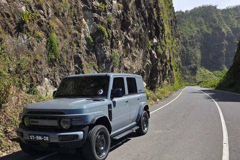 Praia: Santiago Island Tour with Airport Transfer Airport transfer luxury