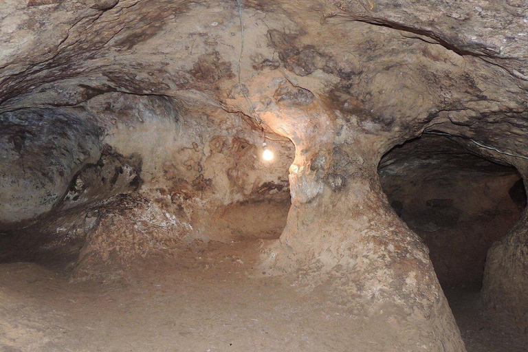 Nairobi: Paradise Lost Waterfall and Caves Guided Tour