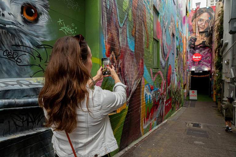 Brisbane: Small Bars and Street Art Tour with a Drink