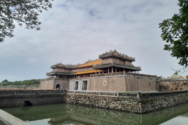 Hue: Walking tour to Imperial City and Dong Ba Market