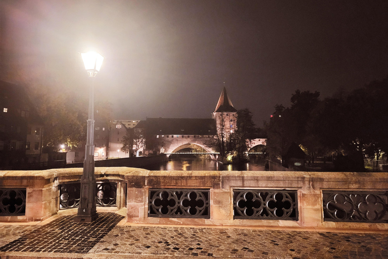 Nuremberg: The Old Town in Evening Light - IN GERMAN