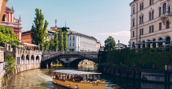Ljubljana: Bootsfahrt mit dem Boot „Zala“