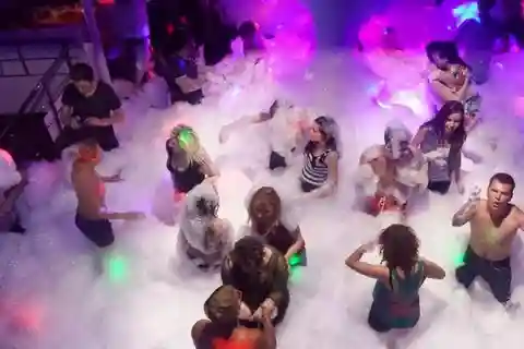 Alanya Sunset Boat: Schiuma Party, cena e soste per nuotare