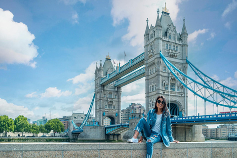 Tour della Torre di Londra con guida privata, biglietti e servizio di prelievoTour della Torre di Londra con guida privata, biglietti, ritiro