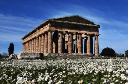 Von Neapel nach Paestum: Eine Reise durch Tempel, Geschichte und Natur