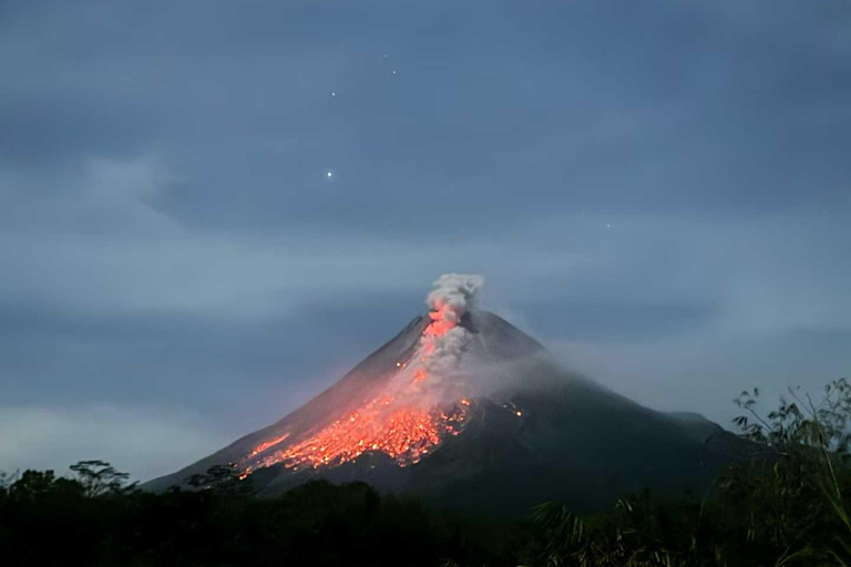 Yogyakarta: Borobudur Sunset & Mount Merapi Lava View Tour