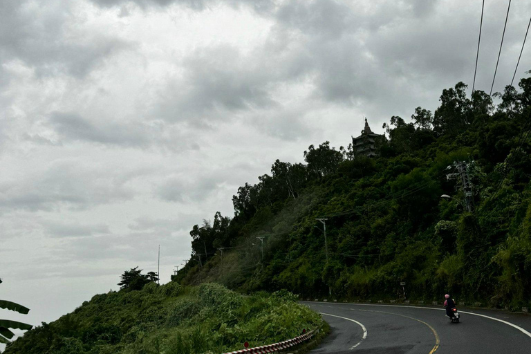 Excursão turística de meio dia à cidade de Da Nang em motaPasseio de mota