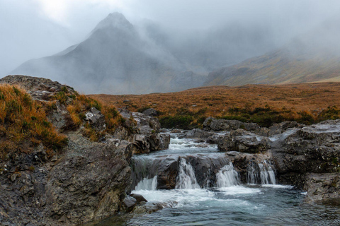 Von Inverness aus: Tagestour zur Isle of Skye mit Fairy Pools