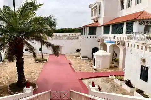 Accra: Guided City Tour