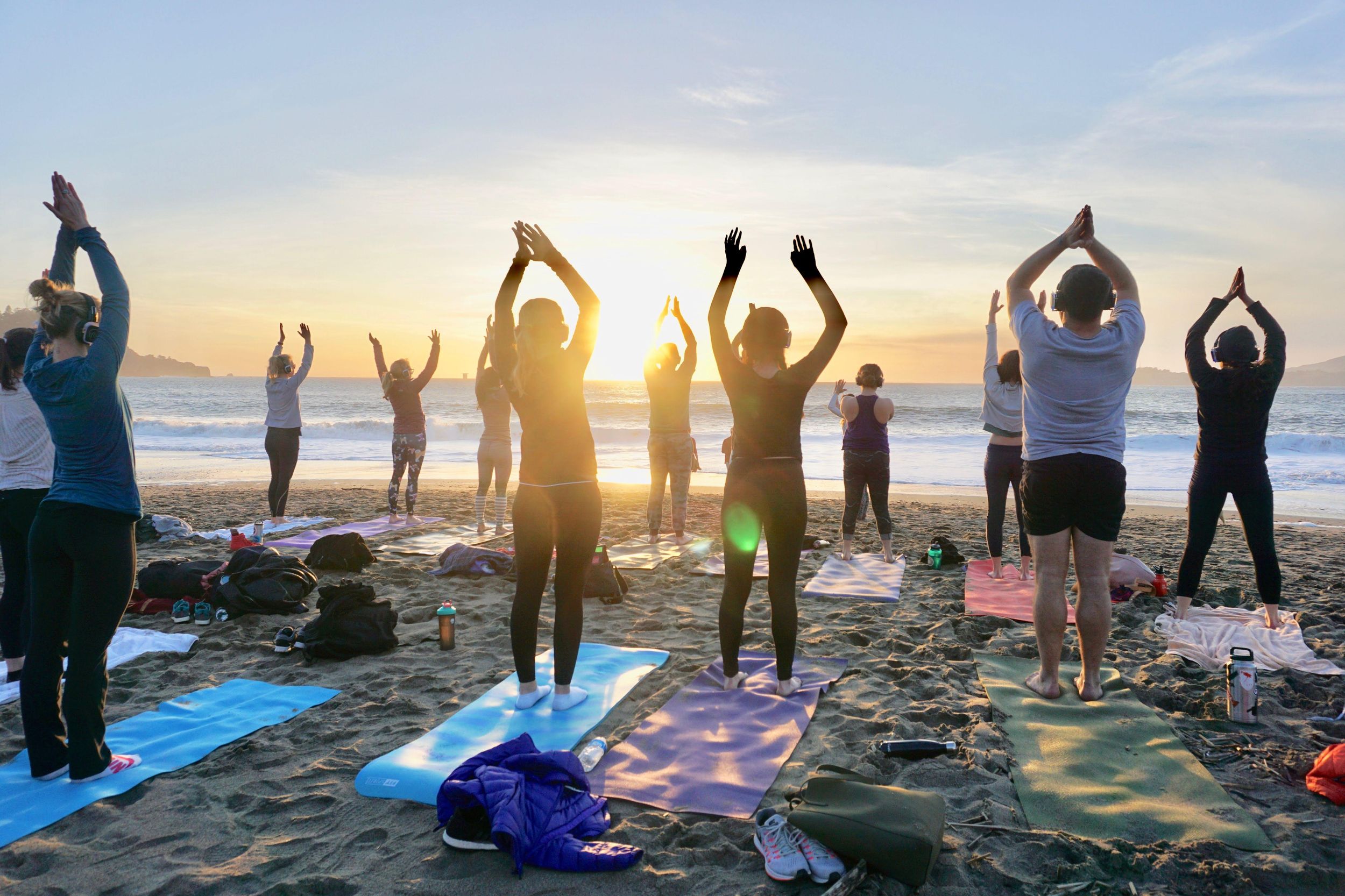 San Francisco: Yoga bei Sonnenuntergang und Tanz am Strand