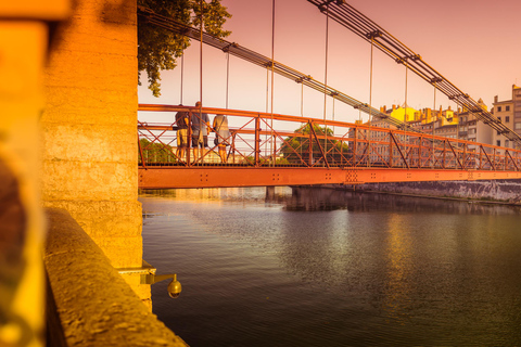 里昂：50分钟灯光节观光游船会面地点在 Quai Rambaud