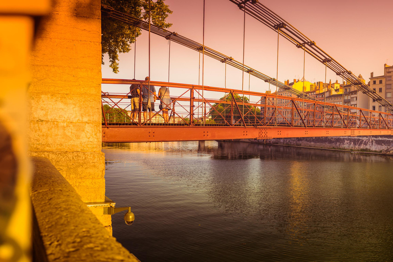 里昂：50分钟灯光节观光游船会面地点在 Quai Rambaud