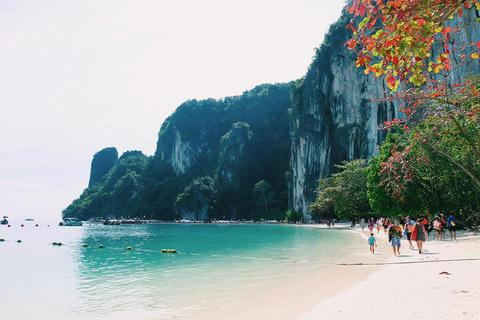 Krabi: Hong Eilanden Privé Longtail Boot TourKrabi: privérondvaart met longtailboot op Hong Islands