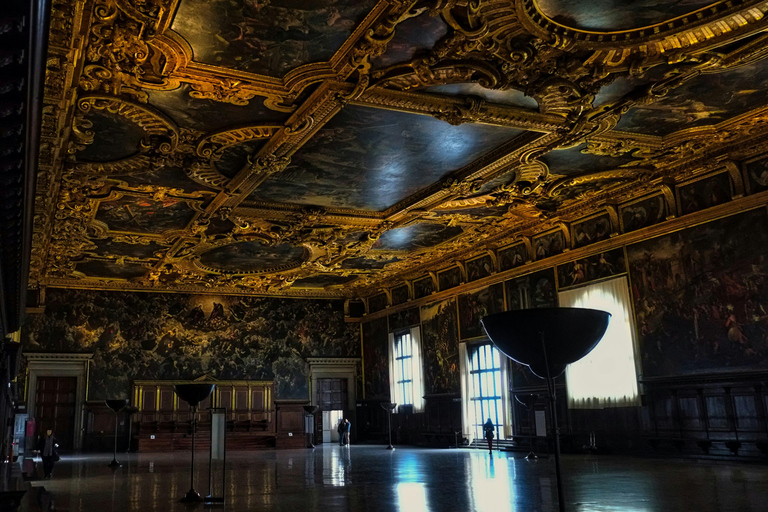 Venice: St. Mark's Basilica, Doge's Palace & Bridge of Sighs Guided tour of St. Mark's Basilica and Doge's Palace