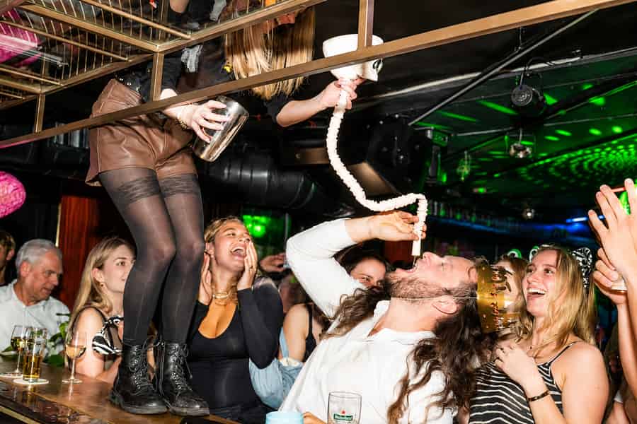Amsterdam: Kneipentour Leidseplein mit unbegrenzten Shots & Club-Eintritt. Foto: GetYourGuide