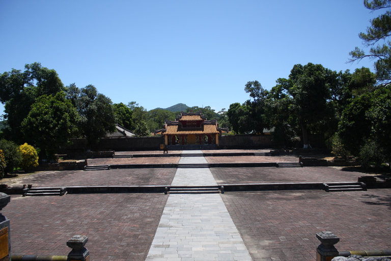 Desde Hue : Tour de la ciudad de un día completo con viaje en barco y almuerzoGrupo pequeño